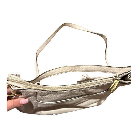 MICHAEL KORS Elegant Cream Shoulder Bag - Picture 3 of 4